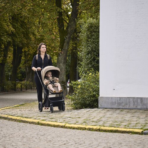 Ontdek onze kinderwagen Juno in al zijn ellegantie